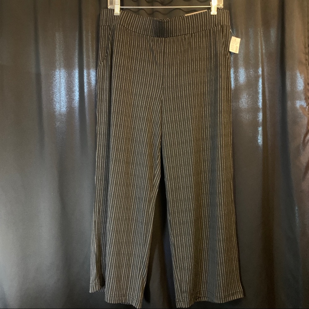 Black pinstripe pants size L 95% polyester pockets